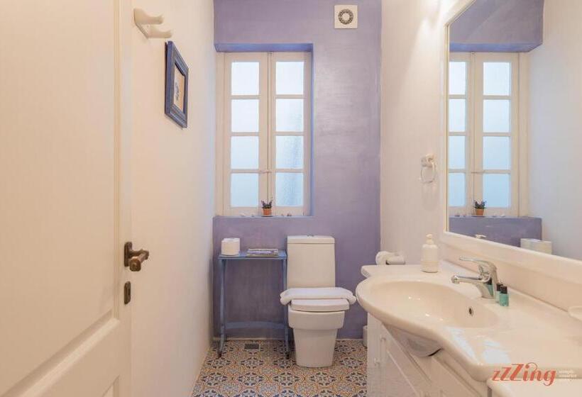 Stunning Holiday Home With Gorgeous Harbour Views