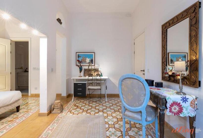 Stunning Holiday Home With Gorgeous Harbour Views