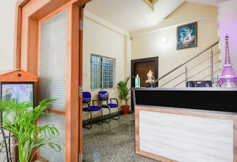 Flagship Hotel Luxury Inn