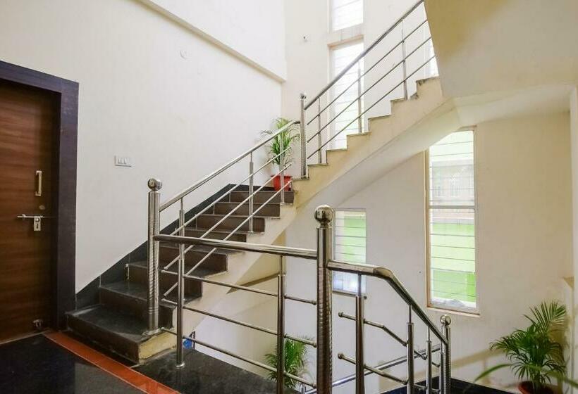 Flagship Hotel Luxury Inn