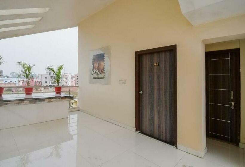 Flagship Hotel Luxury Inn