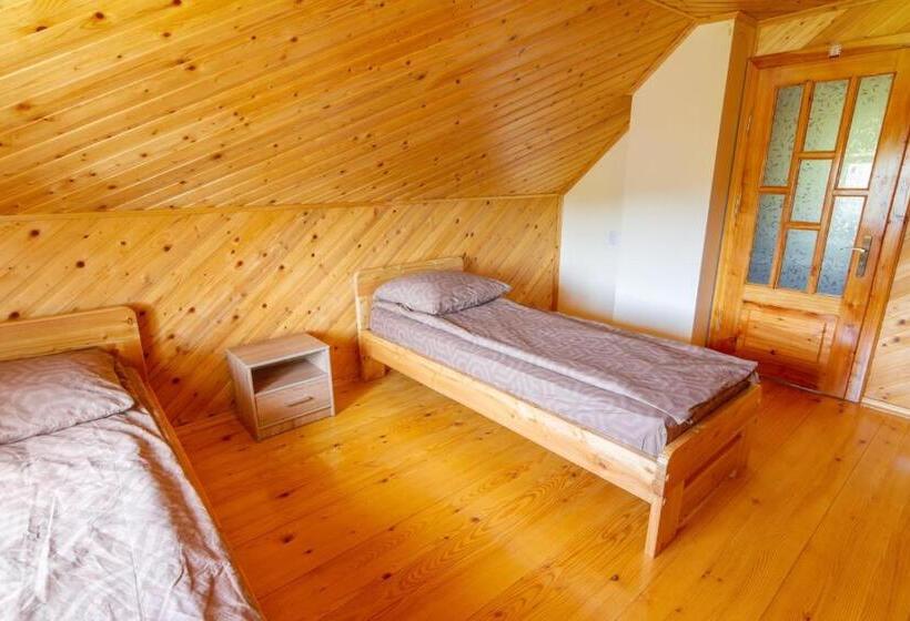 Hotell садиба під лісом