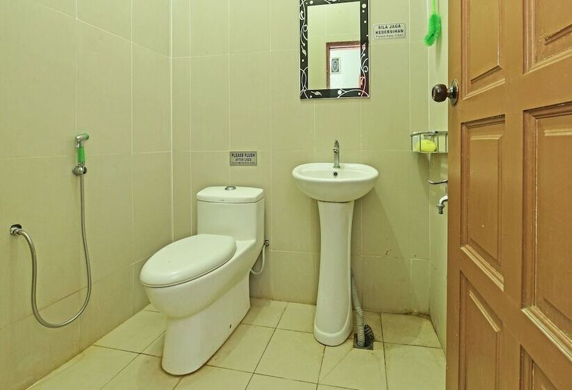 בית מלון כפרי Oyo 90441 Cz Traveler S