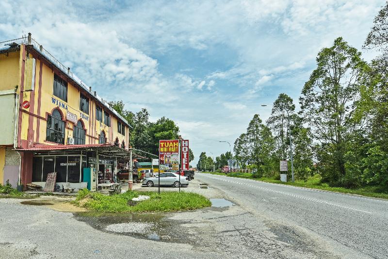 בית מלון כפרי Oyo 90441 Cz Traveler S