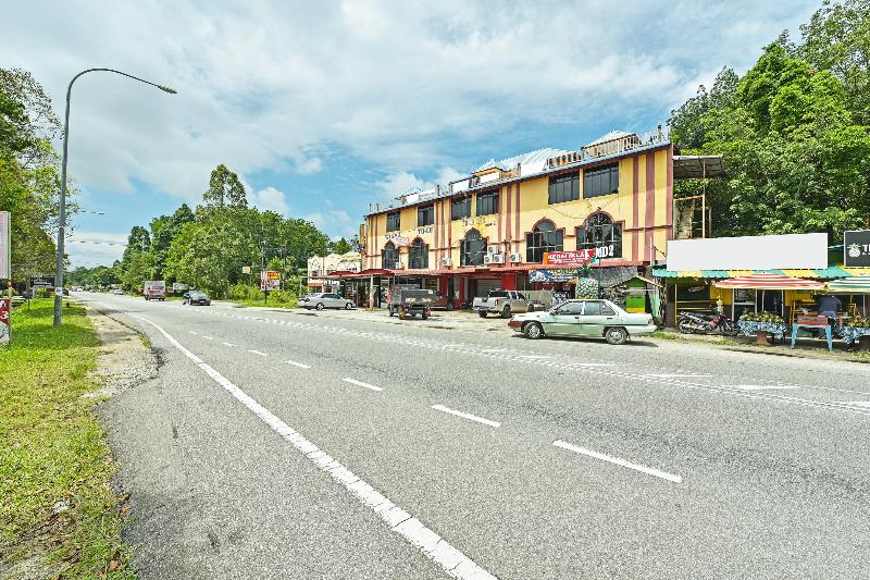 בית מלון כפרי Oyo 90441 Cz Traveler S