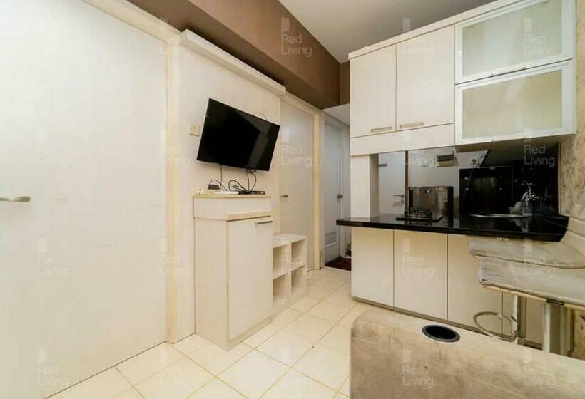 ホテル Redliving Apartemen Serpong Green View   Sheena Property Tower B