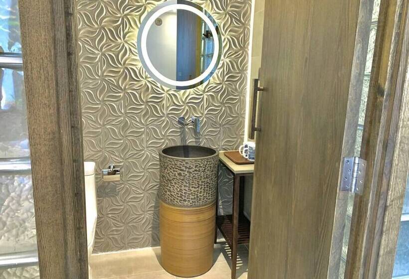 هتل The Mystery Con Dao