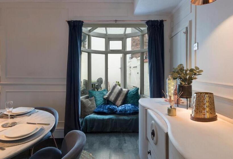 In The Heart Of Chester, Historical & Stylish