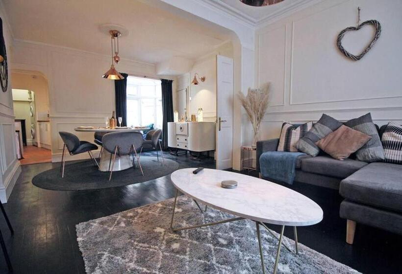 In The Heart Of Chester, Historical & Stylish