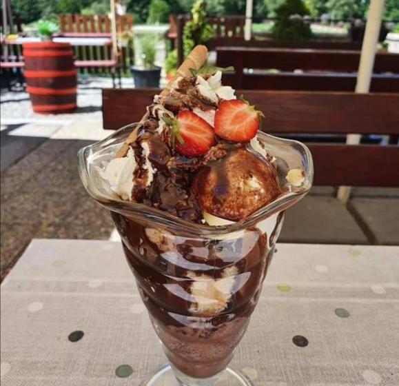 Lakelove Házikó Sopron  Erdő és Tópart Mellett