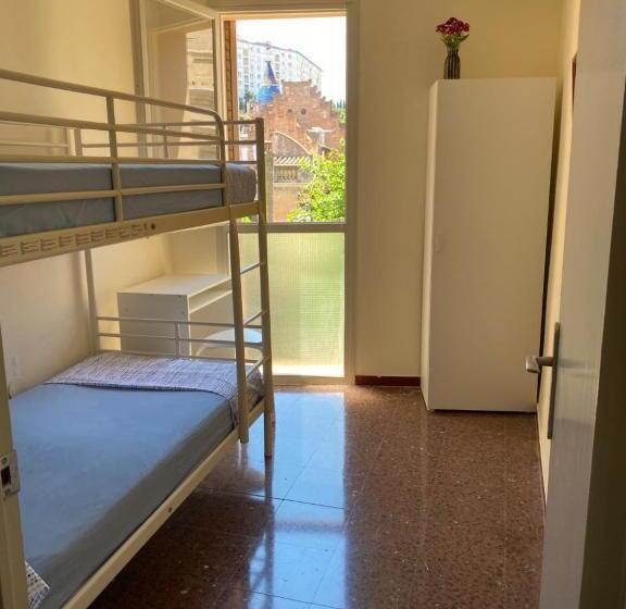 Luminoso Apartamento En Canet De Mar Cercano A La Playa Y A Barcelona