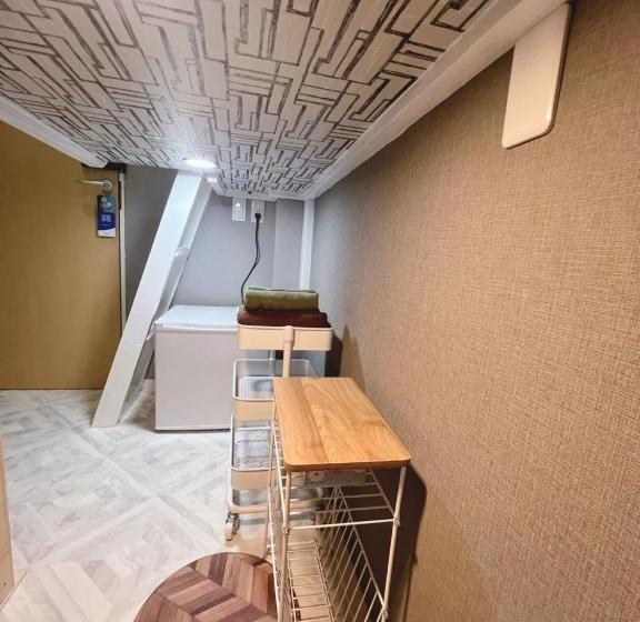 誠家 makoto Hostel