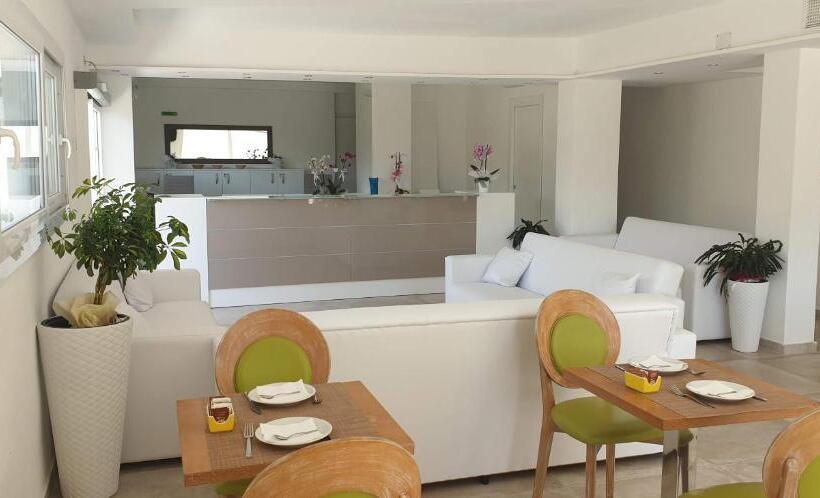 پانسیون Rena Bianca Suite By La Contessa