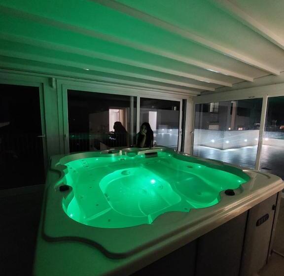 پانسیون Rena Bianca Suite By La Contessa