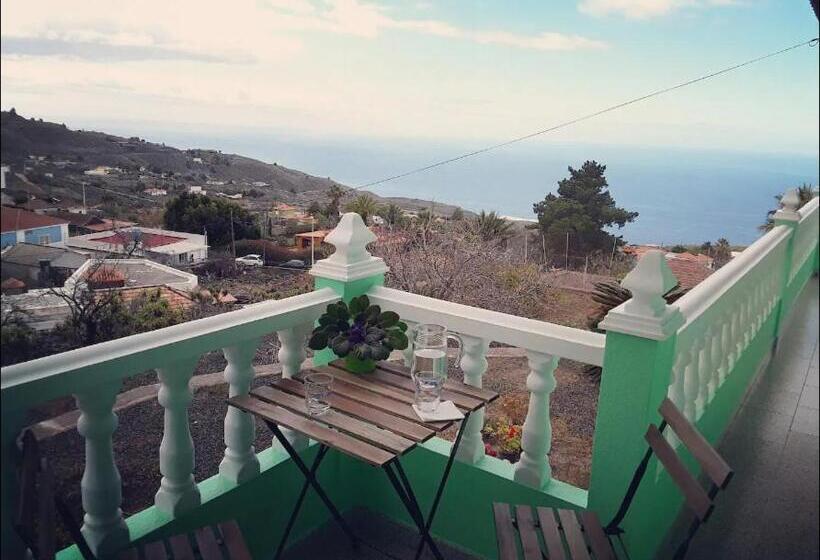 Sea And Mountain View Apartment