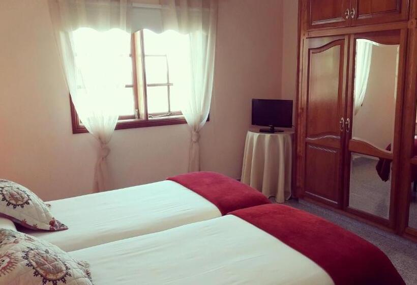 Sea And Mountain View Apartment