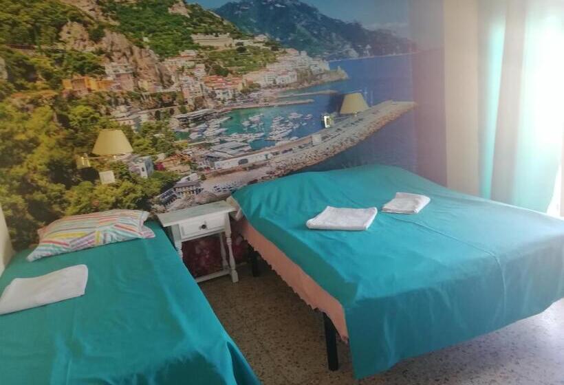 ユースホステル Sant Jordi Cami De Ronda