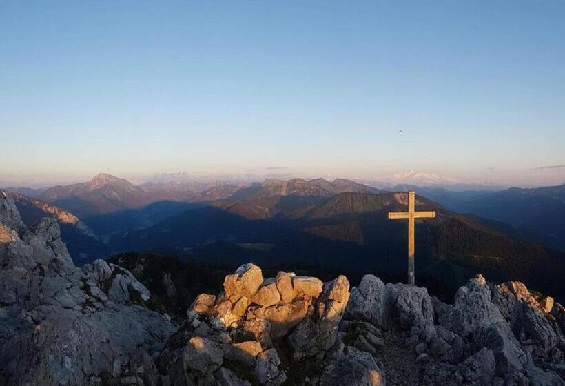 Appartement 3 Pièces Cosy Avec Balcon Et Parking Privé   Fr 1 573 100