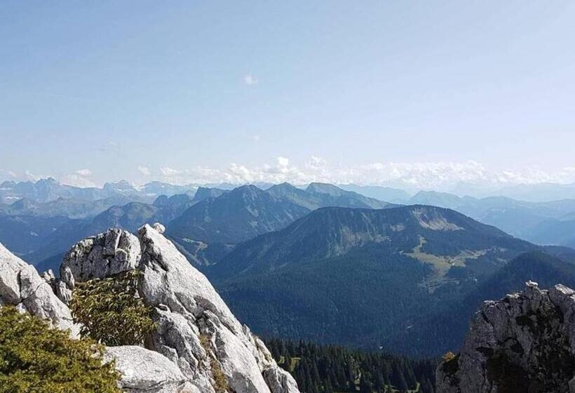 Appartement 3 Pièces Cosy Avec Balcon Et Parking Privé   Fr 1 573 100