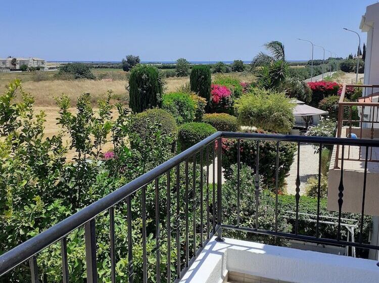 Beautiful 2 Bed House In Mandria Paphos