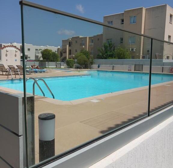 Beautiful 2 Bed House In Mandria Paphos