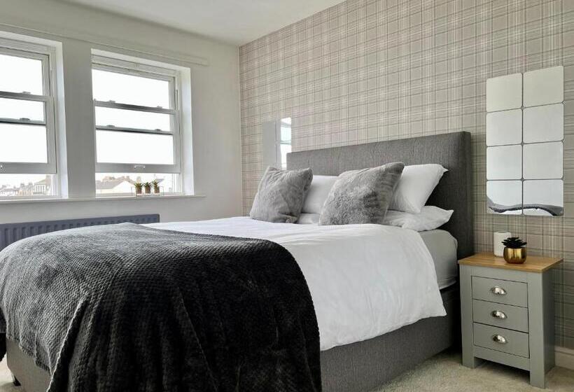 Beautiful Beach Front Cottage