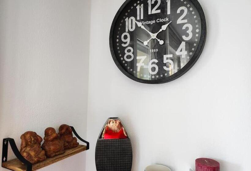 Bella Vista Yourhosthelper