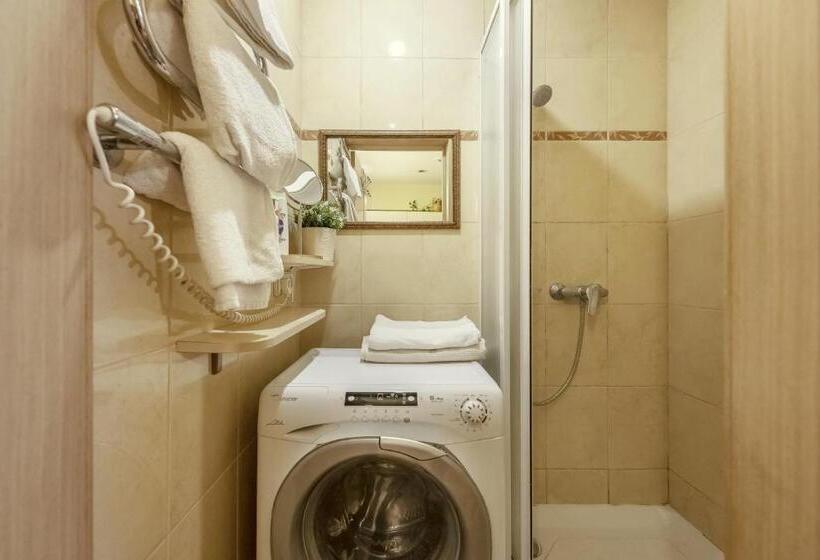 Cozy Suite With Inner Yard