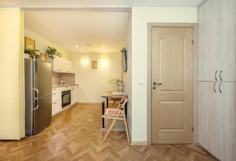 Cozy Suite With Inner Yard