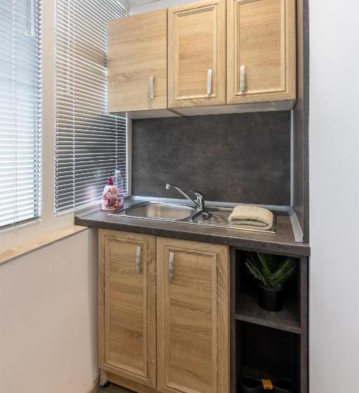 E Home Apartments