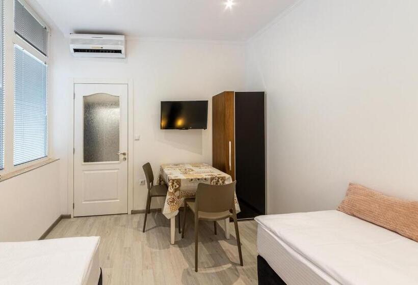 E Home Apartments