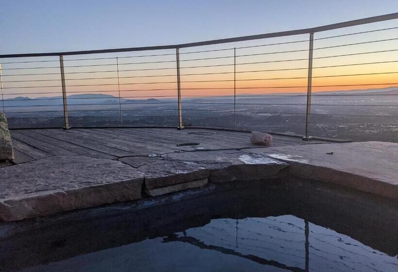 Earthship Retreat + 2 Spas + Incredible Views