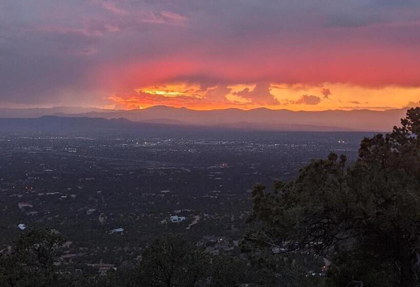 Earthship Retreat + 2 Spas + Incredible Views