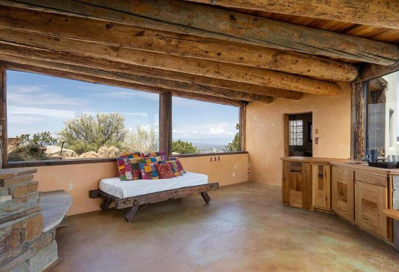 Earthship Retreat + 2 Spas + Incredible Views