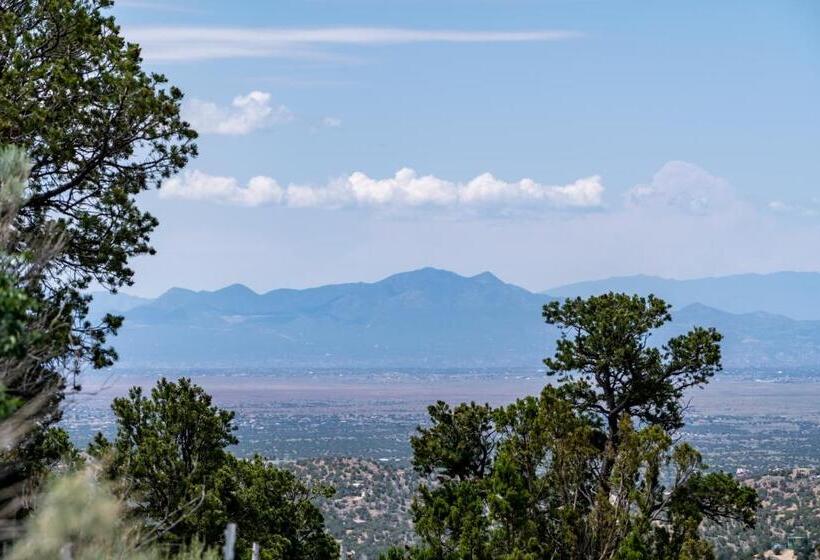 Earthship Retreat + 2 Spas + Incredible Views