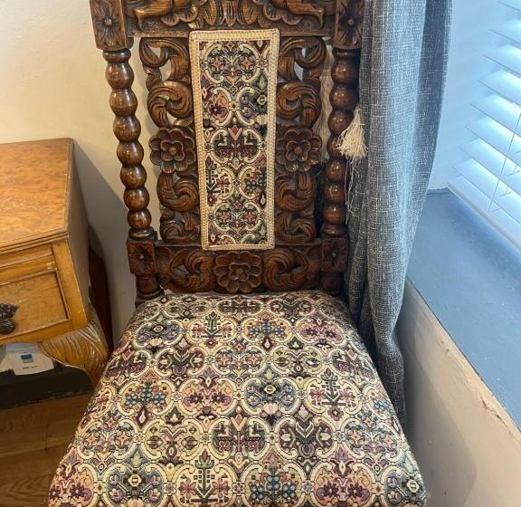 Charming Garden Flat In Vivary Park, Central Taunton