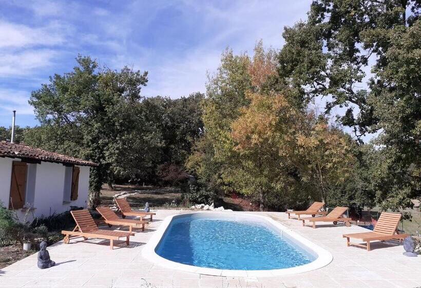 Gîte En Pleine Nature, A La Douceur Des Chênes