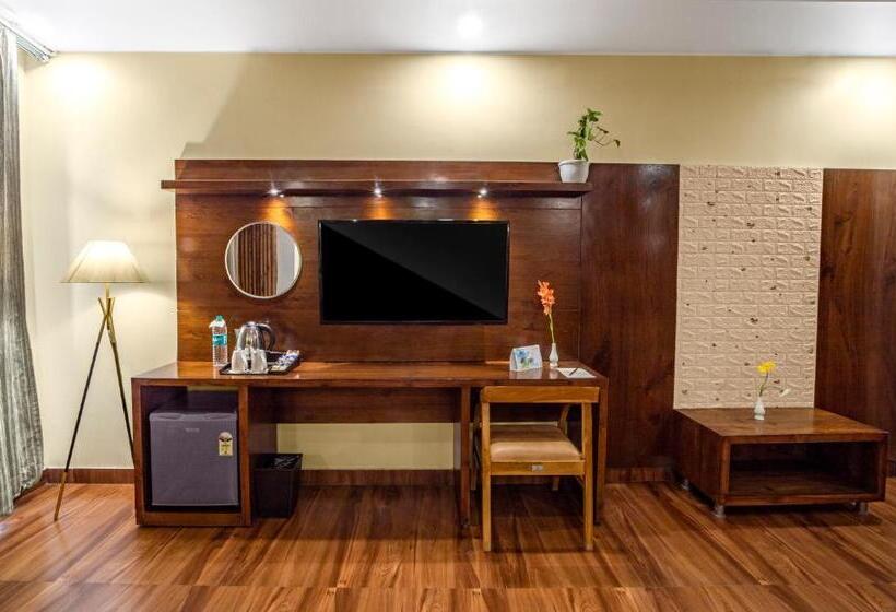 Отель Divine Lakshmi Ganga