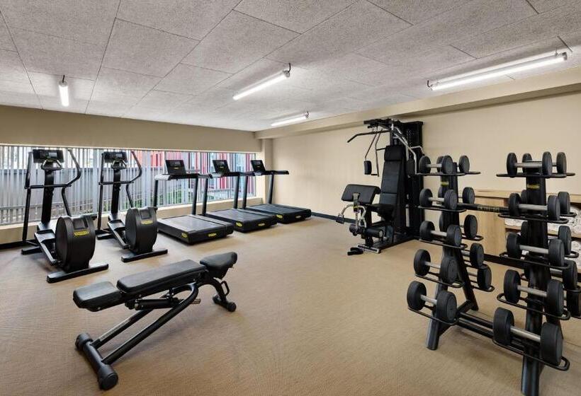 Отель Courtyard By Marriott Paris Charles De Gaulle Central Airport