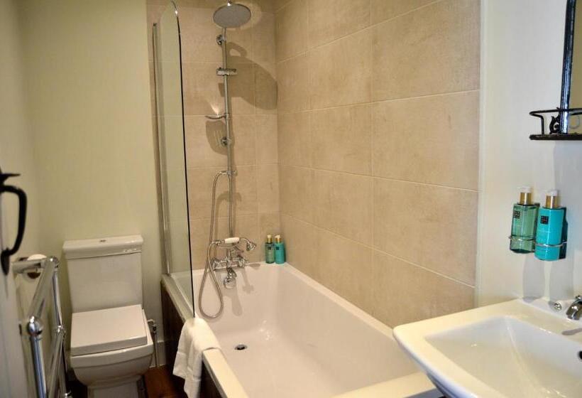 The Nest Hotel & Restaurant