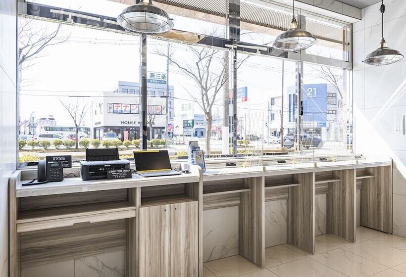 בית מלון כפרי Toyoko Inn Tsubame Sanjo Ekimae