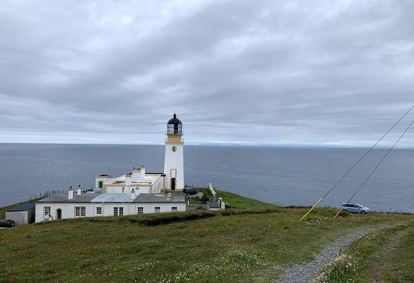 Immaculate 4 Bed House Outside Stornoway