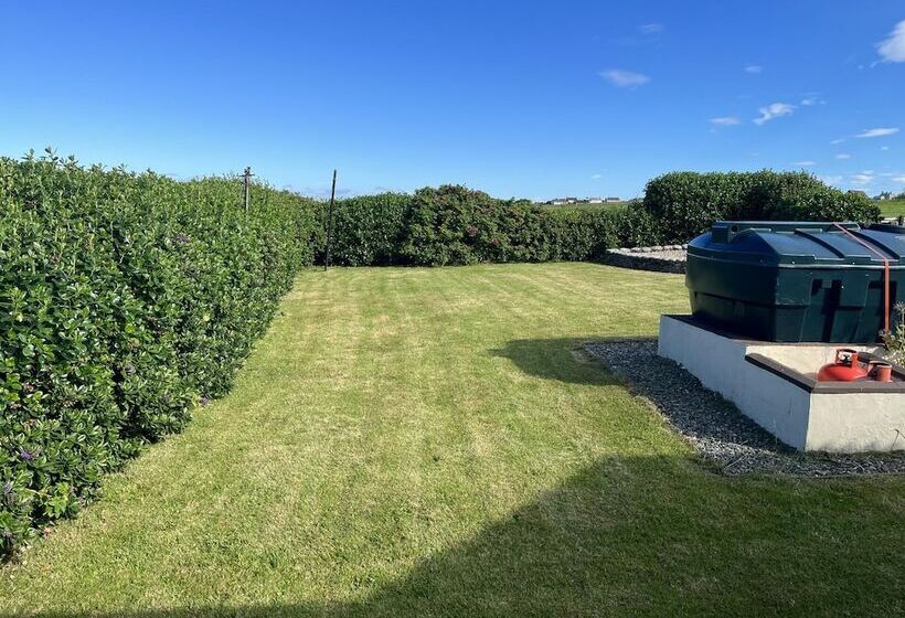 Immaculate 4 Bed House Outside Stornoway