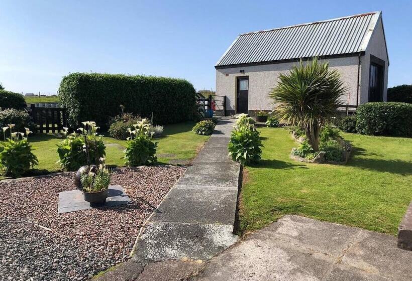Immaculate 4 Bed House Outside Stornoway