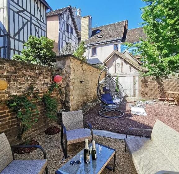 La Marmotte De La Cathédrale   Calme   Jardin