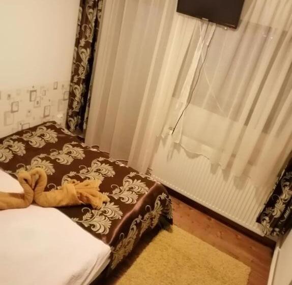 بنسيون Casa Alex