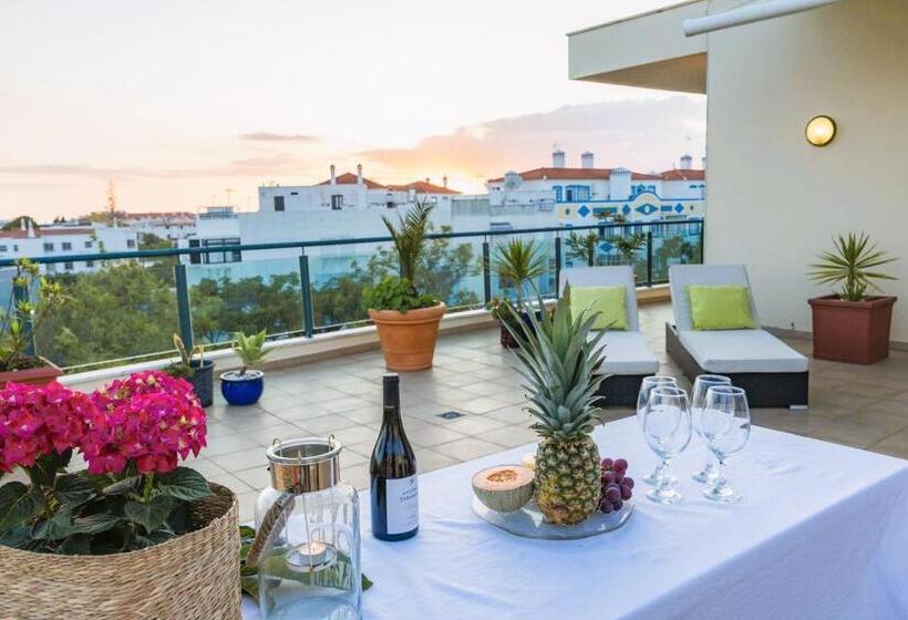 Penthouse Apartment With Large Terrace, Pool & Garden