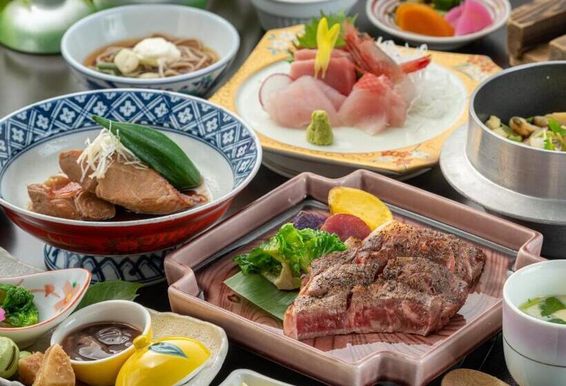 Resort 伊豆高原温泉ホテル 森の泉