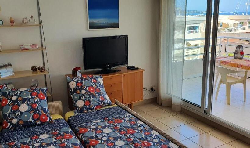 Standing Vue Mer Entre Cannes Et Antibes