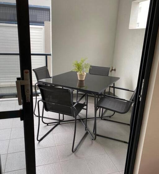 Stylish Modern Airport City Wifi Park Netflix Wine